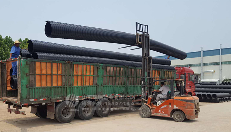 聚乙烯鋼帶增強波紋管集中發(fā)貨