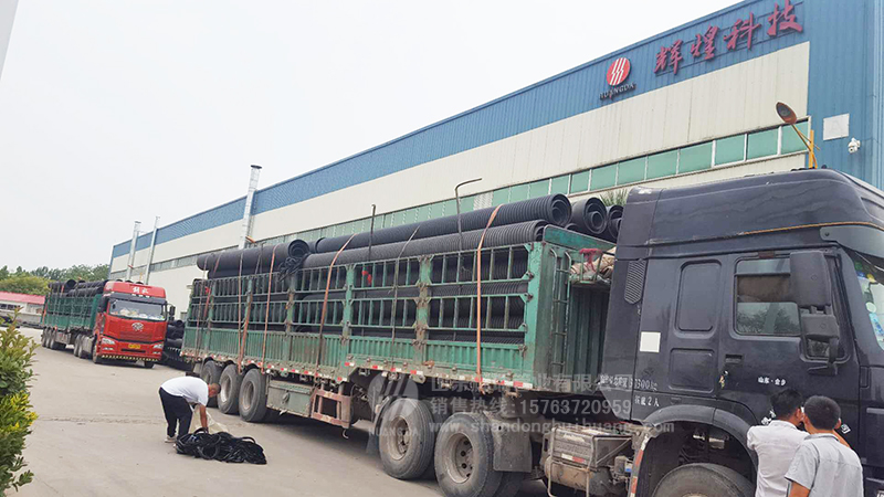 hdpe雙壁波紋管 DN800生產(chǎn)中