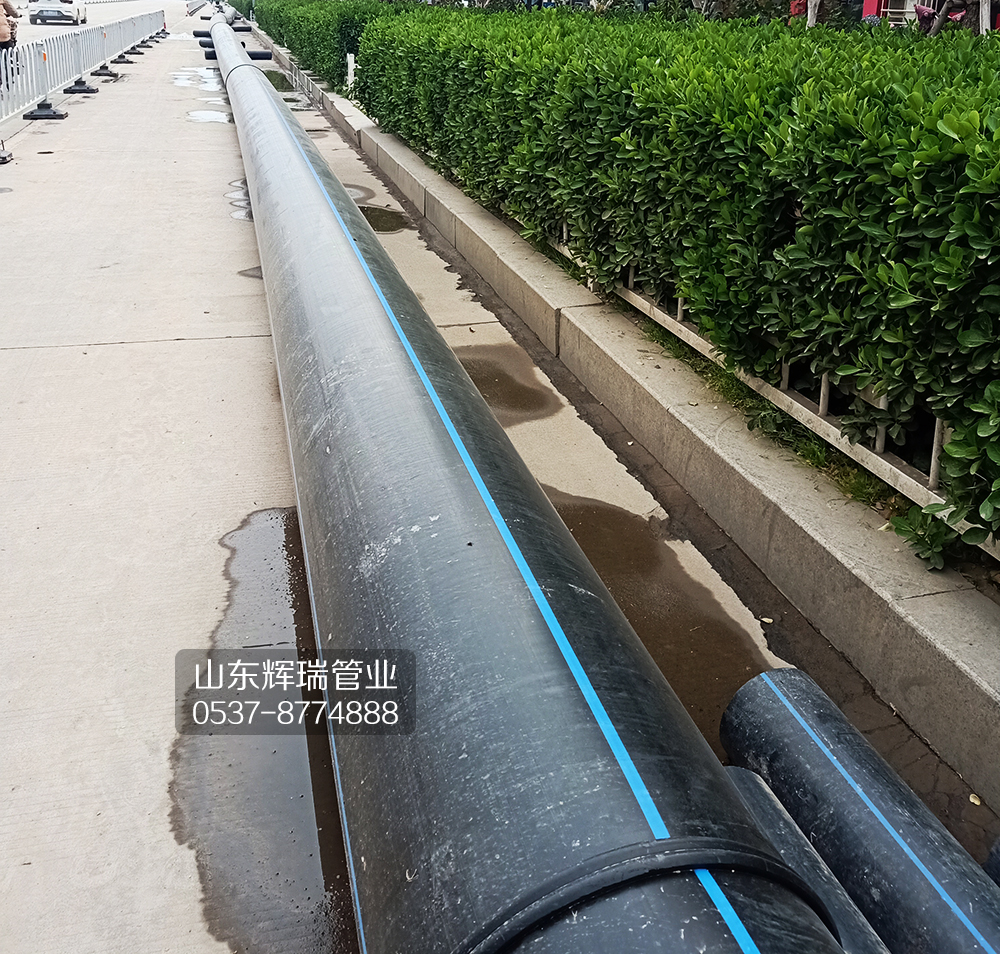 城市建設(shè)中pe給水管發(fā)揮自身優(yōu)勢(shì)無(wú)開(kāi)挖拖拉管