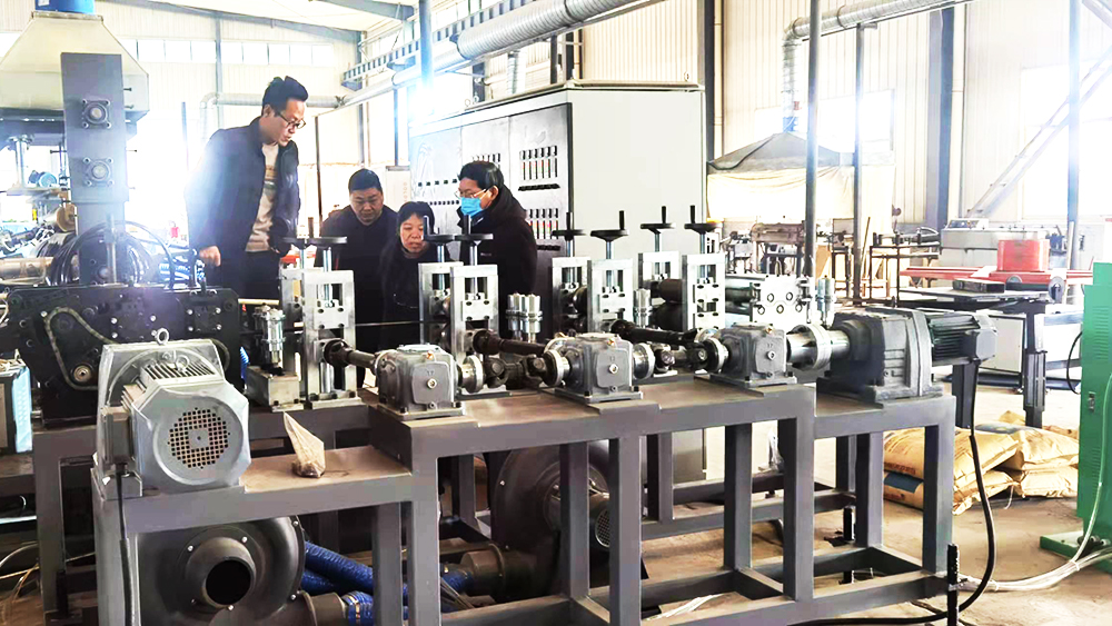 北京化工大學(xué)教授馬秀清、薛平一行來(lái)山東輝瑞指導(dǎo)