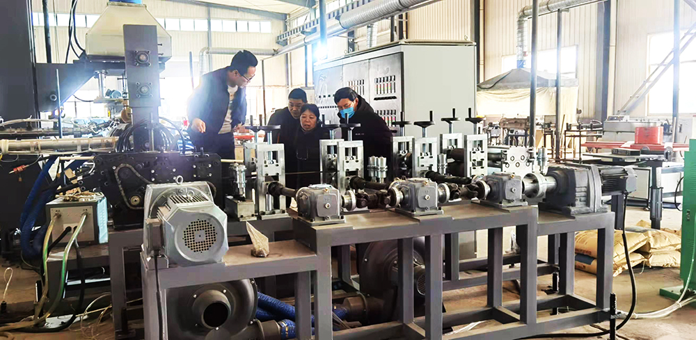 北京化工大學(xué)教授馬秀清、薛平一行來(lái)山東輝瑞指導(dǎo)