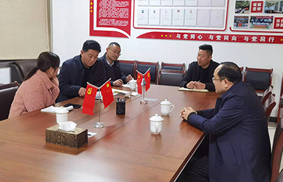 縣委常委、副縣長(zhǎng)李兆勝，縣科技局局長(zhǎng)程樹民一行蒞臨公司指導(dǎo)企業(yè)科技創(chuàng)新